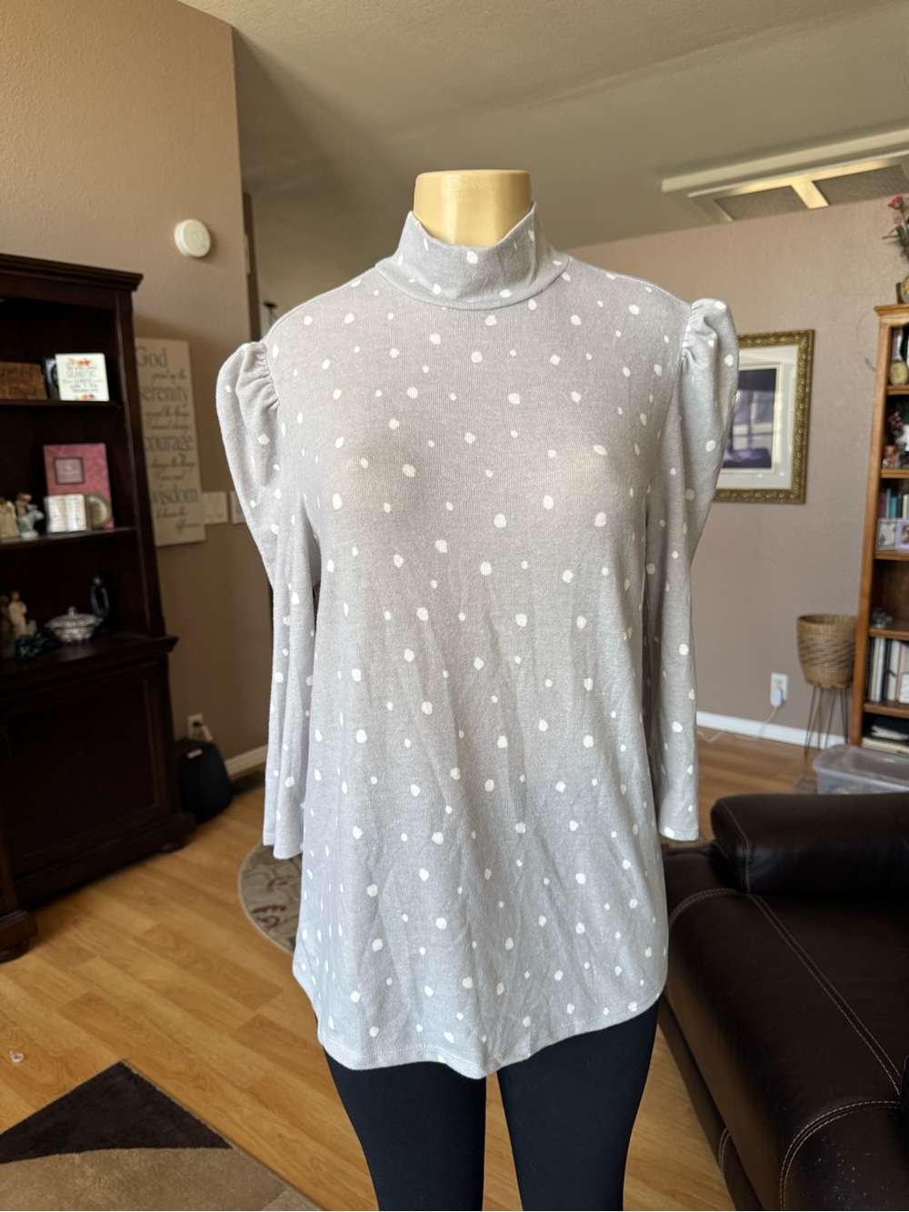 Olivia Blu puff sleeves mock neck gray & white sweater-size L